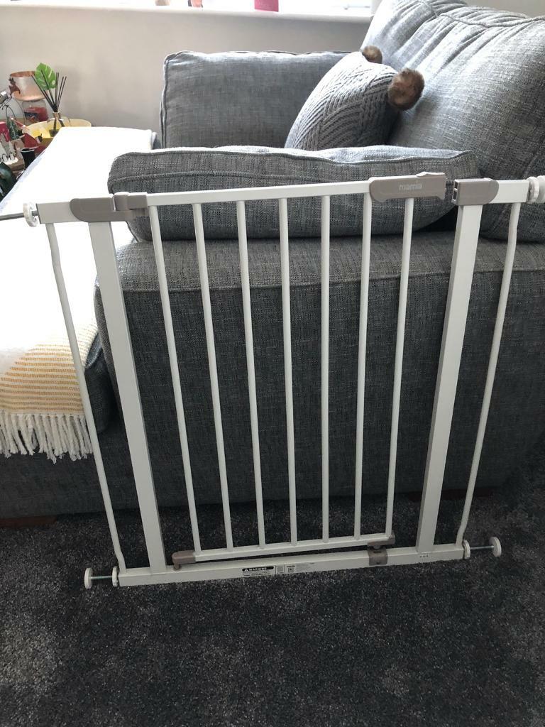 mamia baby safety gate